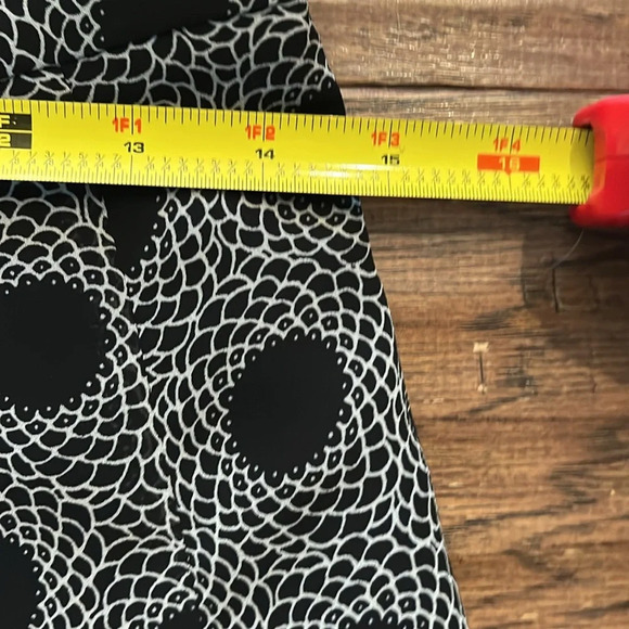 Ann Taylor LOFT Ruffled Detail Polka Dot Skirt Size 4P - Picture 3 of 6